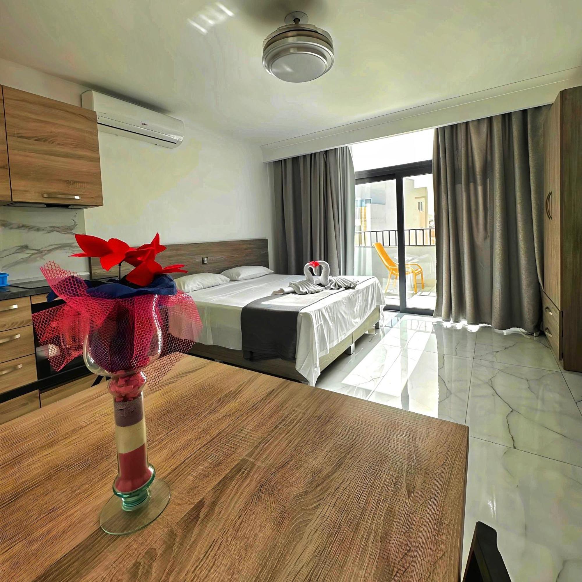 For Rest Aparthotel St. Paul's Bay Bagian luar foto